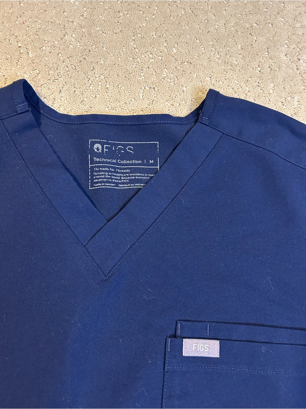 Figs Technical Collection Men's Scrubs Top Size Medium Navy Blue 2 Pocket - Picture 3 of 7